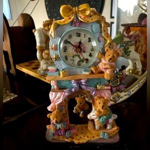 Bear themed clock